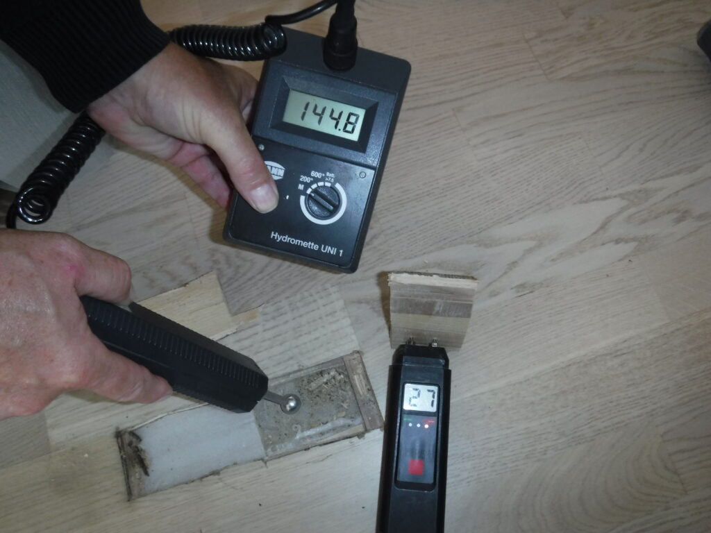 Fugtmåling i gulvkonstruktion Fugtmåling i gulvkonstruktion med måleudstyr